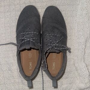 Toms sneakers